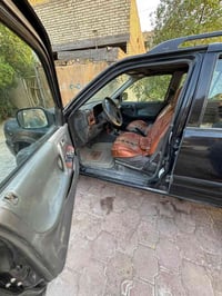ازوزا مديل ٢٠٠٠كير او مكينة جديد مال حاوية تخم تاير جديد حدادية جديدة ...