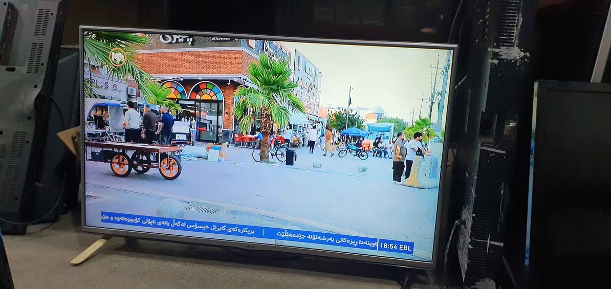 تەلەڤیزۆنی LG مۆدێل LF550V قەبارە 42
سەتەلایتی تێدایە سمارت نیە زۆر خاوێنە نرخی
120000 لە هەولێرە بۆ داوا کردن پەیوەندی
بکەن بە واتساپ و ڤایبەر *********** أربيل, العراق
