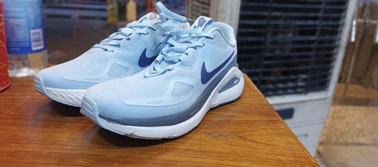 وجبة جديدة وصلت... باله أصلية ونظافة فول! 👟🔥
لكل من يدور على الكشخة والراحة، وصلت بضاعة جديدة محولة ومفحوصة بالقطع:
​الماركات: أصلية 100% (Nike, Adidas, Puma, Skechers...)
​النظافة: أخو الجديد، طالعة من الكارتون رأسًا.
​الراحة: خفة بالمشي وطبية مناسبة للدوام والرياضة والفرّات الطويلة.
​المقاسات: متوفرة بمختلف الأحجام (الكمية محدودة جداً لكل موديل).
​📍 العنوان: بغداد الجديدة - منطقة الغدير - قرب جامع خديجة 🕌
📞 للحجز والاستفسار: اتصل أو أرسل رسالة واتساب على ***********
🚗 التوصيل: متوفر لكافة مناطق بغداد وباقي المحافظات!
​سارع بالحجز قبل لا تخلص المقاسات! ✨
