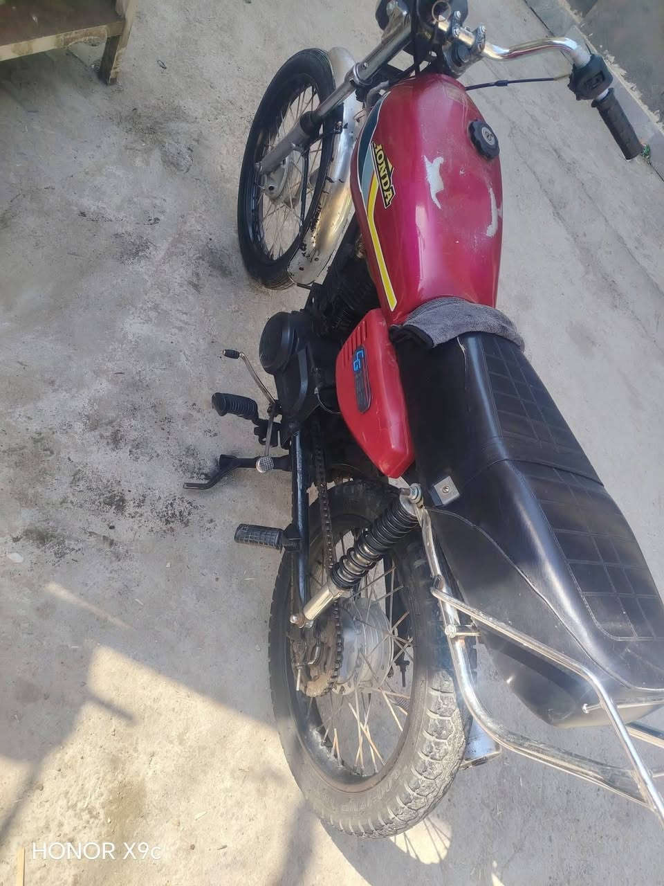 السلام عليكم دراجه مديل 20  كلك بيها رقم شاصي وبليته مكفوله كفاله عامه السعر 225 وبيها مجال مكاني الحمزه الغربي شرط نهضه ومعدل ***********
