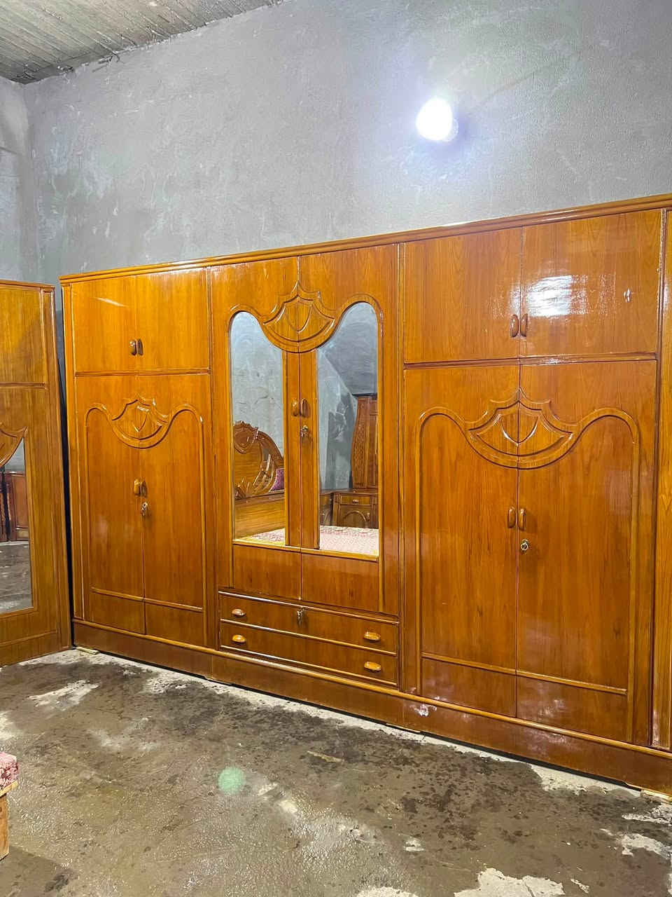 سلام عليكم غرفه نجاره صاج بورمي تزكام داخل خارج صاج مستخدمه نظيفه السعر ٩٠٠ العنوان الحله ***********
