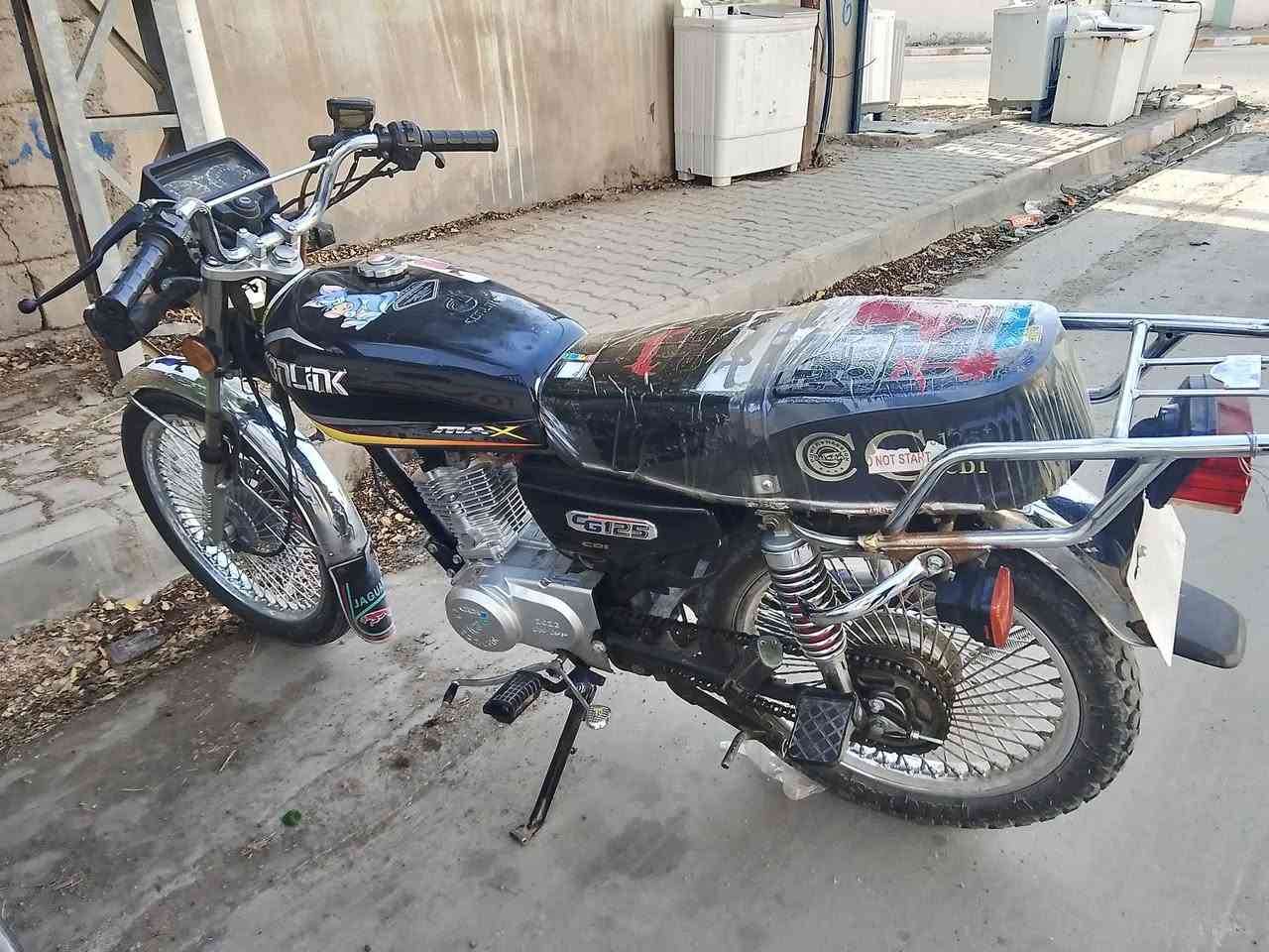 موطور سونك 23 4كير
للبيع محرك ما مفتوح 
موطور مال جنيه
السعر 500 وبي مجال
اتصل ***********
