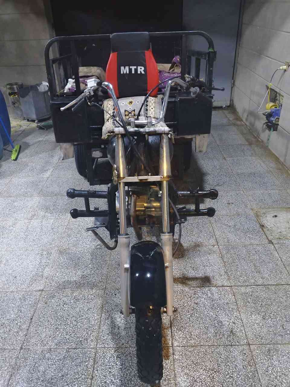 السلام عليكم ستوته امتيار للبيع كفاله عامه تخم تاير جديد تخم ويل جديد اكسن جمره جديد محرك جديد صار شهرين من شاده ستوته كامله ع اخر حبايه كبل للشارع رقم الماني راعيه ما واصله ستوته كلشي ما عايزه السعر 1050مليون وخمسين وبيه مجال 
رقم ***********بي وتساب شراي تصل بيك خير ودلل

