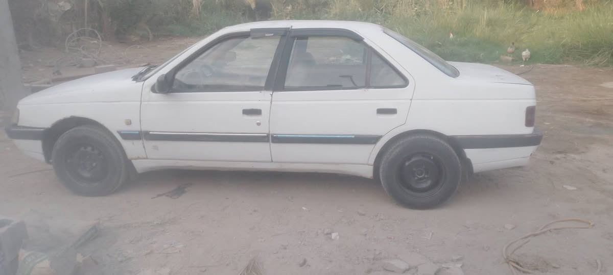 سلام عليكم سياره للبيع بيجوه405 مديل 10بسمي رقم نجف نكليزي تخم تاير جديد كير مكينه بيه شوي تنقيص بدون دخان مكان السياه انجف مشخاب السعر 38 وبيها مجال للشراي @ ***********
