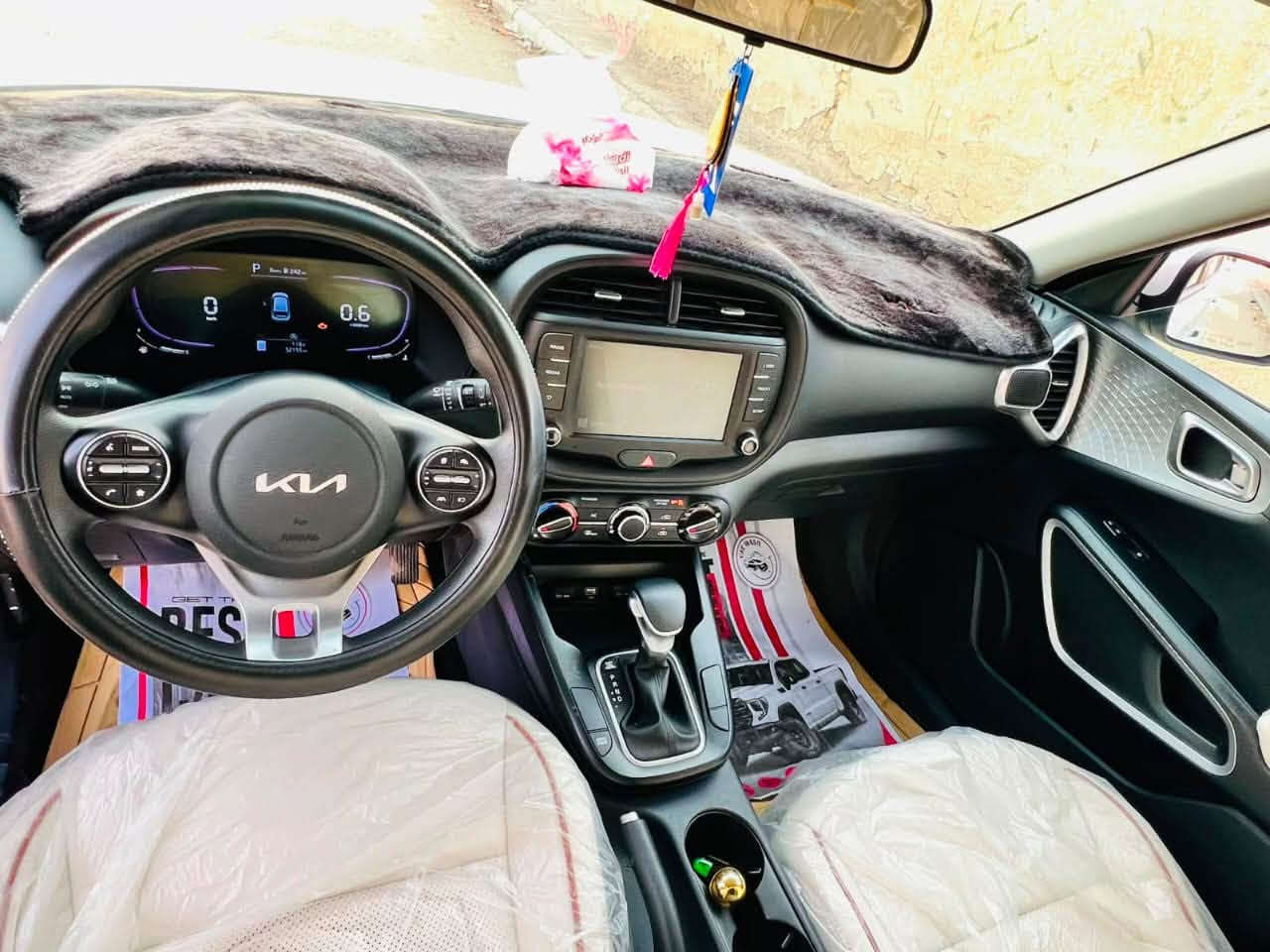 السلام عليكم سياره * (Kia Soul) * موديل2024 وارد امريكي  حادثها السياره فقط جنطه  راجعه على البارد مكفوله السياره حداديه كير محرك ""
للاستفسار 
***********
