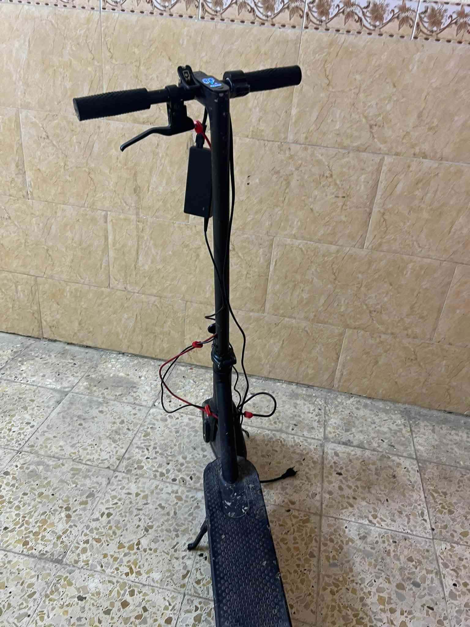 سكوتر • ٥ سرعات • بطارية