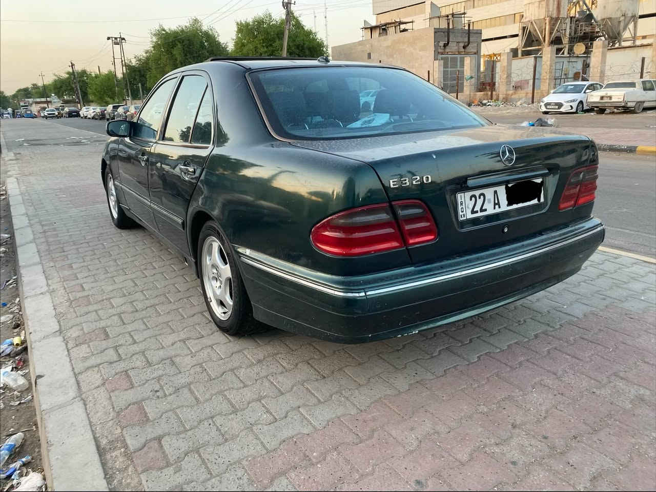 تحية طيبة للجميع مرسيدس ام عيون
موديل 2000 صبغ عام بدون حادث
مكينه 320 V صافية بدون اي خربطه او صرف بانزين أدمة للمنظومة كلها  سلايت روف شاشه كامره خلفية كراسي جلد  كهرباء تبريد شغال ثلج رقم اربيل تحويل مباشر 
مكان السياره بغداد الكرخ  *********** واتساب 
السعر خاص
