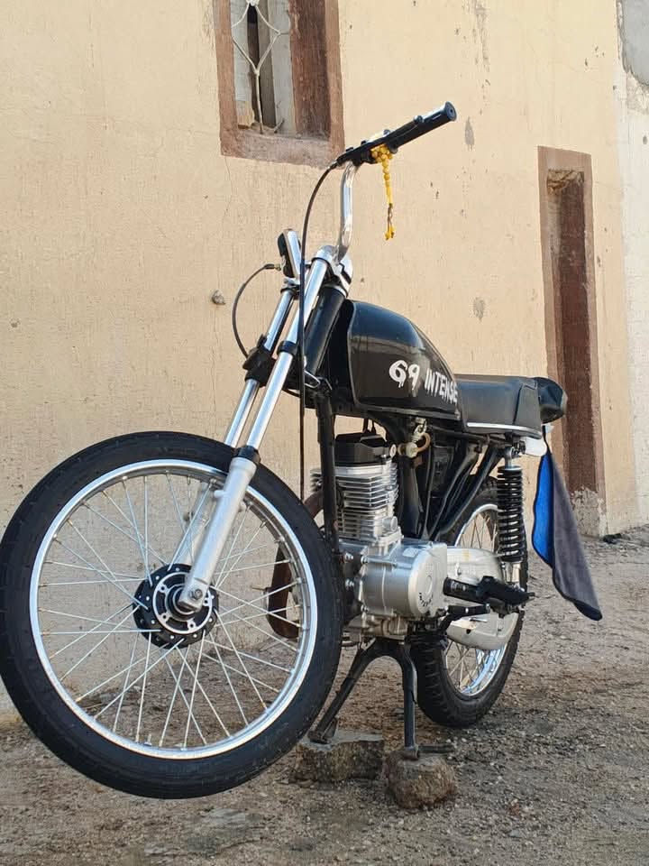 دراجه 4 كير كلك كلك نضيفه محرك ما مفتوح غراض كله جديد السعر 400وبيها مجاللللل هاذه رقمي ما موجود فيس ***********
