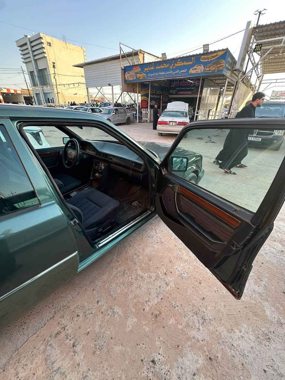 سلام عليكم 
بيبي دب موديل 93 
رقم انكليزي
 سيارة جديدة ونظيفة
محرك وكير بطه
داخل نظيف 
منظومة تبريد جديدة 
سيارة معمرة تعمير حلو
اي نقص مابيها 
السعر 65 ورقة وبيها مجال 
مكاني النجف الأشرف 
***********

