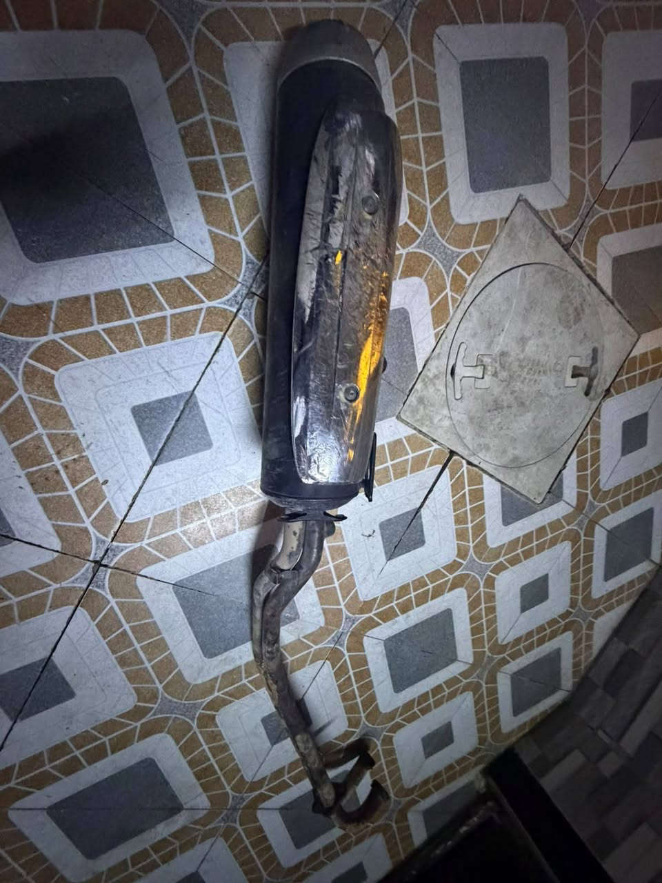 سلام عليكم
صالنصه بلاديه مال ٨ 
٧٥ الف 
بغداد حسينية الراشدية :***********
