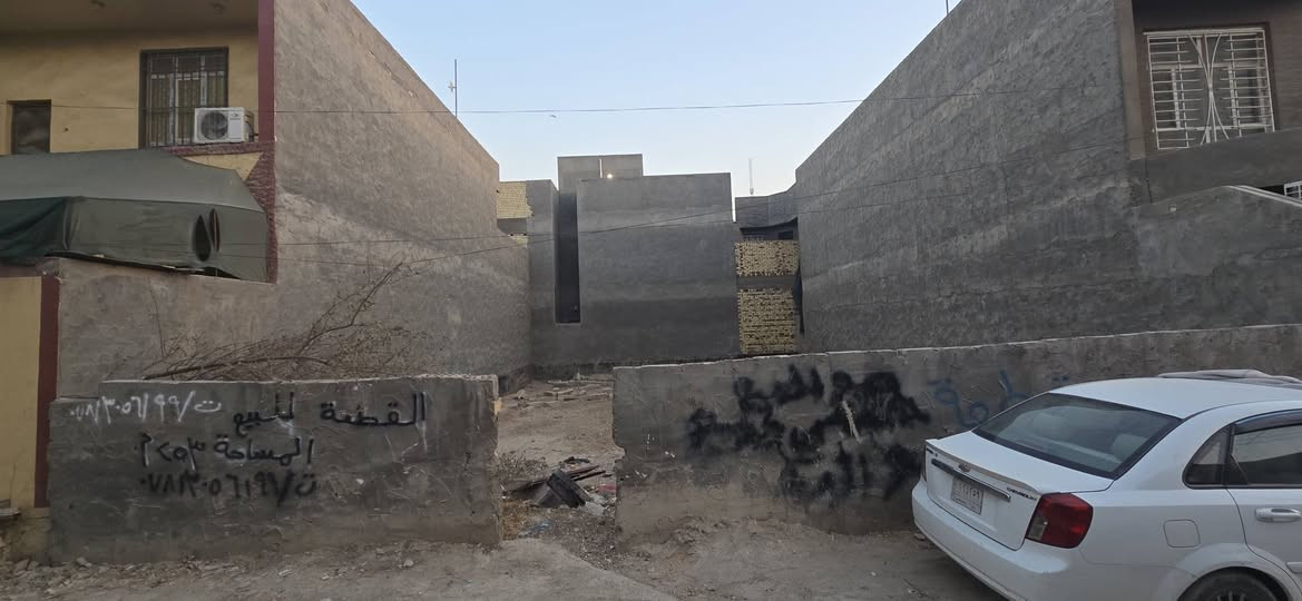 السَلٱمٌ عـَلـْيگمّ-ۈرحـْمّـٌة ٱللـّہ ﯙبُرگـّاتہ
قطعة ارض للبيع الموقع حي الزهراء فرع حسينية عبدالله الرضيع 
مساحة 253م 
واجهية 12،5م
نزال 20م
تبعد عن الشارع العام 150م
سند طابو زراعي  بأسم شخص واحد القطعه الوحيده  طابو زراعي(سند منفرد )للأستفسار الاتصال ***********
***********

