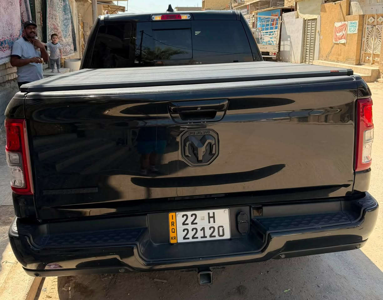 سلام عليكم 
دوج رام مديل 23
بك هورن وارد امريكي
داخل لارامي
شاشه تسله
حساس امامي
حساس خلفي
اوتو اوبارك خلفي 
ويل 20
مكينه 6سلندر 3600
نضام ايتورك
ماشيه 20ml
حادث شبر تعديل تكمه خلف السايق بارد مكحله كرت
صار بيها رصعات مال حالوب بنيد او قماره
كهربائيات حداديه مكينه مكفول 
مكان بغداد الحبيبيه 
تليفون ***********

