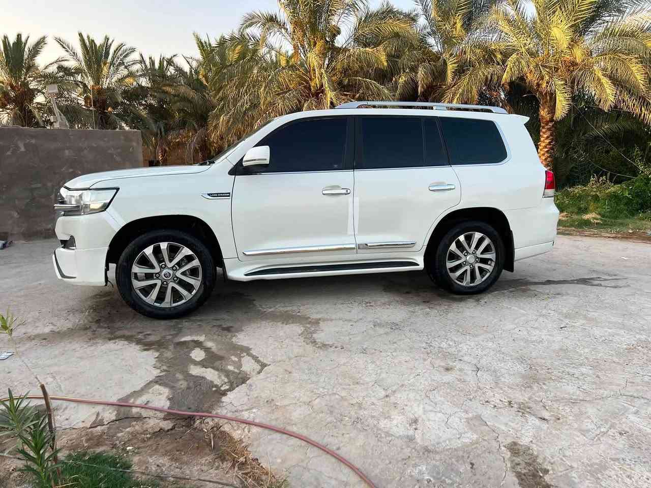 يالله للبيع فقط 
لاندكروز موديل ٢٠٠٩محدثه ٢٠١٦
صبغ حزام قماره بدون صبغ جاهزه مكينه كير حداديه تخم تاير كله شرط رقم بابل سنويه ماصاقطه تحويل مباشر السعر ٢١٠$وبيه مجال بسيط مكان سياره نجف تفاصيل اكثر اتصل على الرقم ‭***********‬
