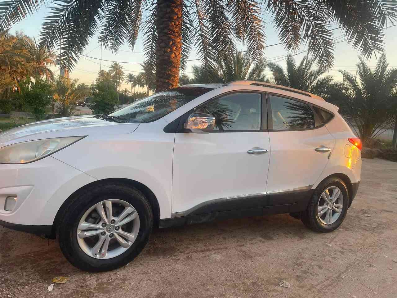 للبيع هونداي توسان ٢٠١٣ وارد خليجي محرك 2000 دوش مبدل بي كازكيت السياره داخل قهوائي + تحكم ستيرن حلوه السياره حداديه اماميه جديده ويل كب 17 .ماشيه 225  
السياره بيهه بنيد مصبوغ ومكانين بارد محددهن بالسونار علما انه السونار جديد اخذته يم المندلاوي وصور السونار مرفقه
السعر 135 وبيه مجال ‭***********‬.   غير متواجد على الفيس .
