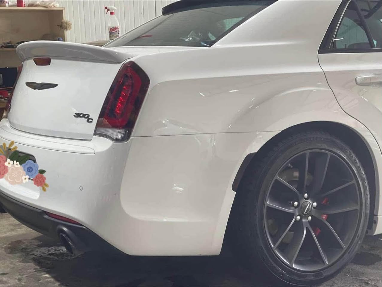 سلام عليكم
كلايسلر C300 SRT 6400اخر اصدار 

موديل 2023

فول مواصفات للاخير 

رقم بغداد /الجديد وحلو بسمي تحويل ثاني يوم

حادثها جاملغ وبنيد ايسر مبدل اصلي ومصبوغ لان ملكيت نفس اللون 

السعر 370 

الي متعجبه السياره يكتب يا الله 

والي تعجبه اهلا وسهلا 

مكاني بغداد 

***********
