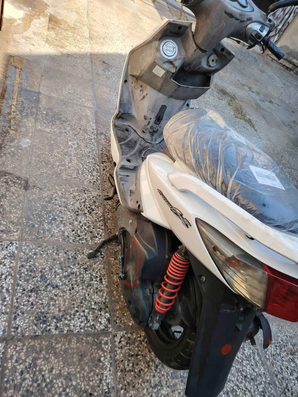 سلام عليكم سكنس فحل كابريتر دراجه كامله مكمله سلف هندر مكينه صافيه نكره بكل وقت دراجه خير من الله معدل شلعه سعر 850 وبيها مجال مكان بغداد انتصال ***********
