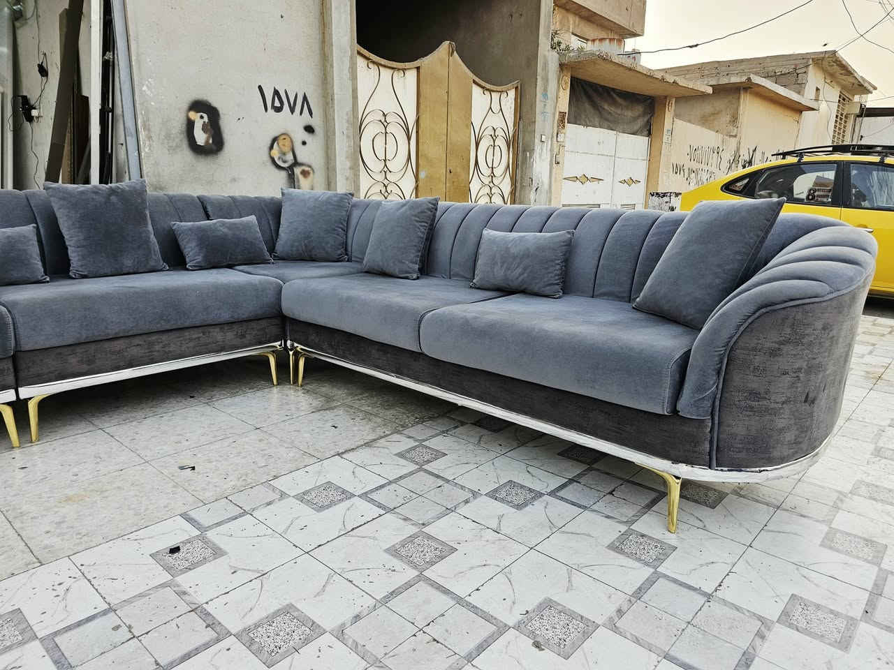 معرض الاخوين ديوان لبيع كلش نظيف مستخدم شي قليل سفنج درجه اولى خشب مضبوط ثكيل ٧ امتار سعرها ٣٥٠ الف مع توصيل كامل داخل الموصل شراي اتصال ***********واتساب ***********
