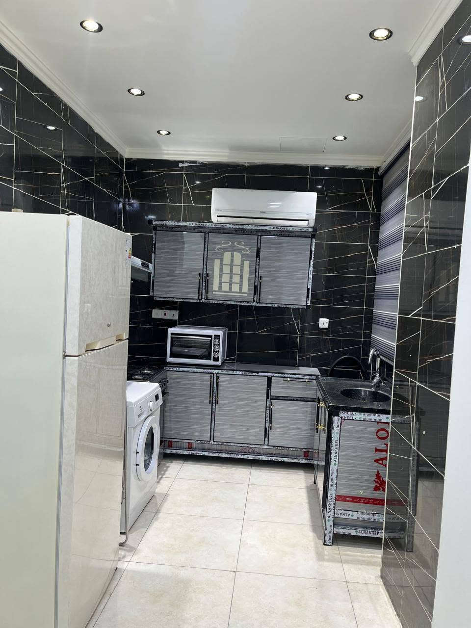 🏢 شقق مؤثثة للإيجار – بغداد / الكرادة داخل

📍 الموقع: إطلالة أبو نؤاس
🏠 يتوفر 6 شقق مؤثثة
🛏️ كل شقة تتكون من:
• غرفتين نوم
• صالة
• مطبخ
• خدمات متكاملة

✨ مميزات البناية:
🛗 مصاعد عدد 2
🛡️ سكيورتي وحماية
🚗 بارك سيارات خاص بالبناية
💡 متكاملة الخدمات

📞 للاستفسار والحجز: ***********
