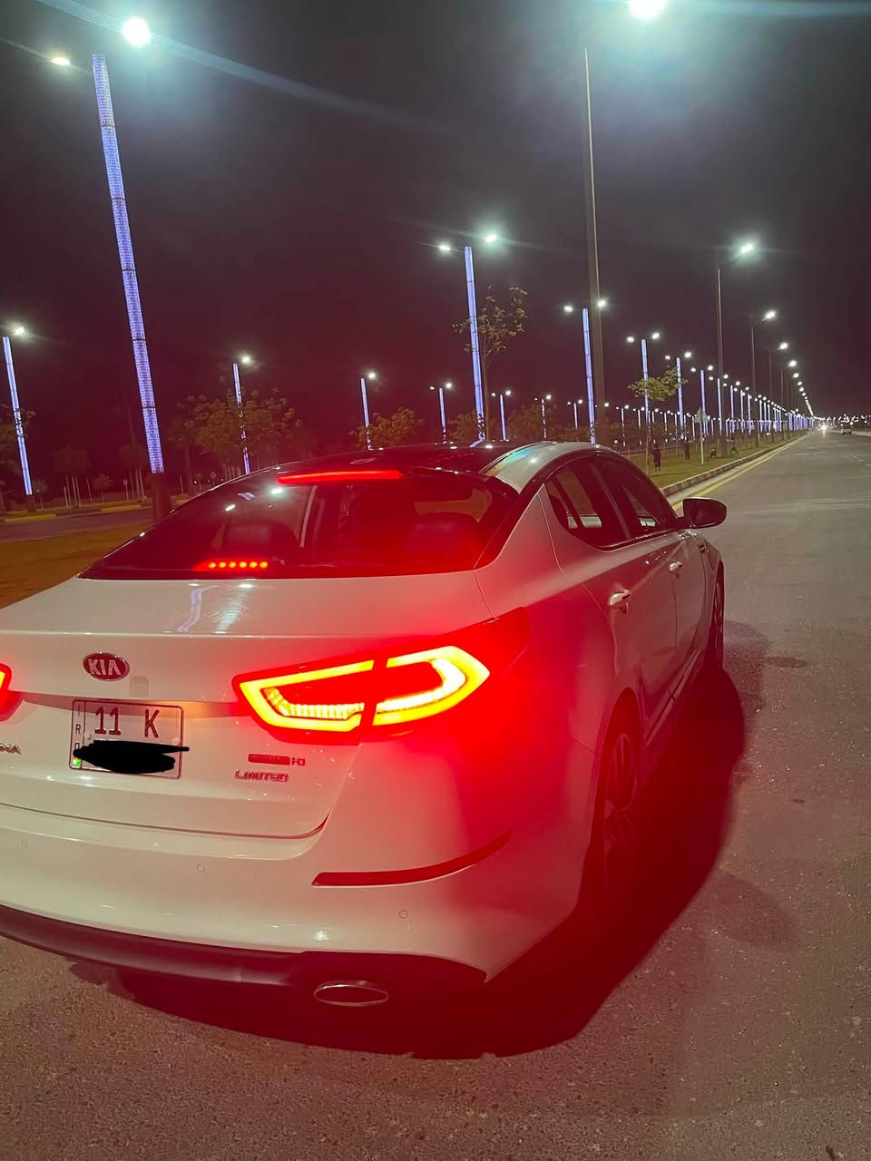 السلام عليكم اوبتيما للبيع 2015 خليجي فول مواصفات vip رقم بغداد  الدولي بأسمي
محرك 2400 دوش لا تنقيص لا تبخير لا صوت 
بانوراما 
زراكات لايت 
لايت زينون 
لايت دوار مع الستيرن 
سايد بربك دكمة 
لد لايت 
بك لايت لد 
بصمة تشغيل وبصمة ابواب وجنطة 
كشن سائق وكشن الصدر كهرباء 
خزن ميموري 
كشن جلد 
جام اوتو  
تدفئة وتبريد بالكشانة 
حساسات اماميه وخلفية 
كاميرا  
الانبار الفلوجة الكرمة 
***********
