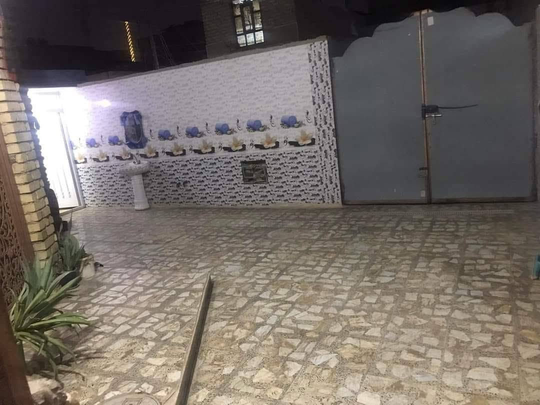 السلام عليكم
بيت للبيع مساحه200م بناء جديد
العنوان الشماعية قرب الشارع الرئيسي 
الاستفسار ***********

