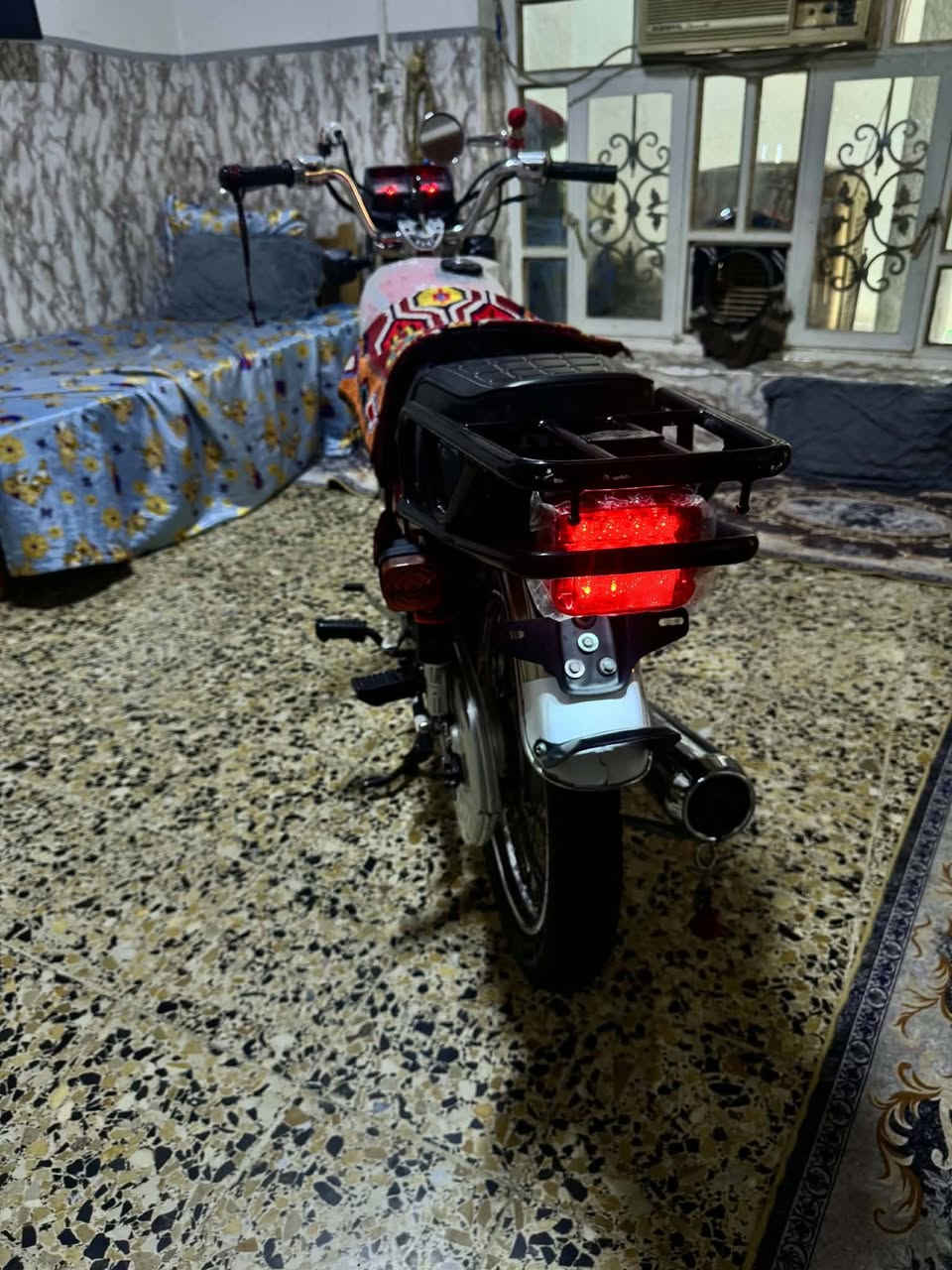السلام عليكم
للبيع او مراوس نامه امتياز محورها شلامجه بلكامل غراضها كلها شلامجه حته براغي مكينه مال اصلي دراجه جديده كلش وشوفت عينك نضافه دراجه ناشفه ومرتبه اوراق اوراق دراجه مال جناي وبلعافيه عل ياخذها مكاني بابل قضاء القاسم 
وسعرها 650 وبيها مجال 
وهذه رقمي
 ***********

