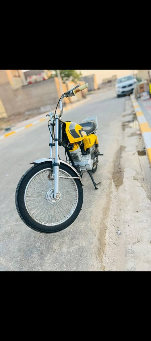 للهم صلي عله محمد وال محمد ❤️ 
سلام عليكم دراجه للبيع نامه موديل 2023 كلك مكينه 150سي سي مكينه كلشش قويه شاصي ومكينه كفاله شاصي لا عواج ولا لحيم مكينه كفاله لا نضوح ولا تبخير الدراجة كلش حلوه شرط الشلعه ول معدل ول فصله وحله من الصور من نصبه ول نضافه سعرها 350 وبيها مجال للشراي مكاني ديوانيه قضاء الحمزه الشرقي رقمي ***********
