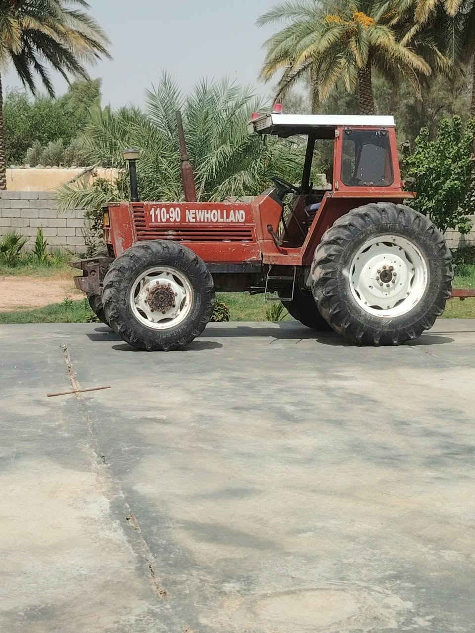 للبيع فيات110كشفة رقم وسنويةموديل 2000 مكينه مكفولة من الصبغ  ونضيفة جاهزة ع الكراب  مكان التركتر ديالى بس الشراي يتصل ***********
