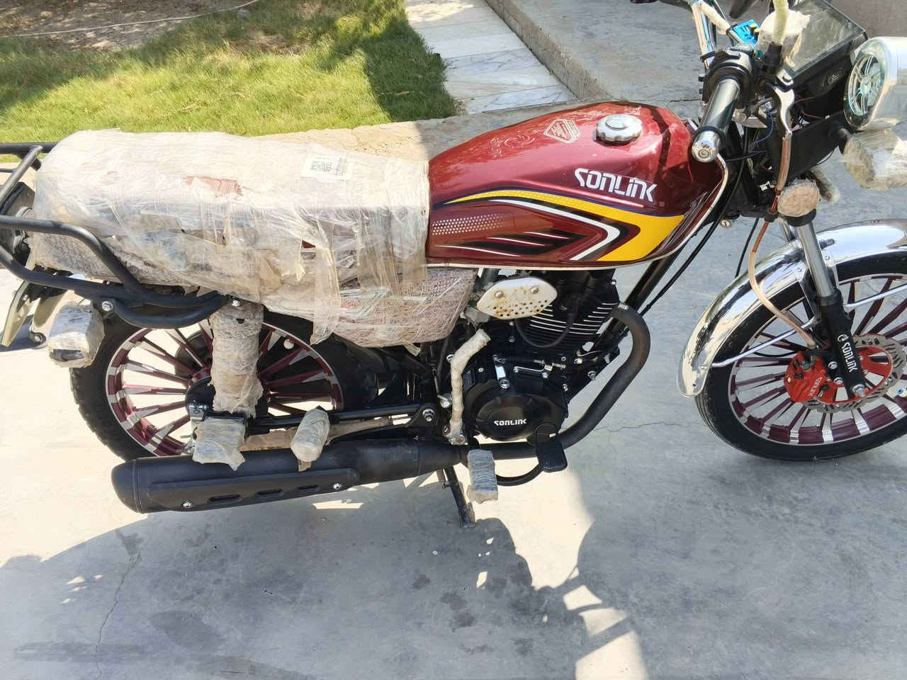 السلام عليكم سافان للبيع موديل 25 سعر 850 وبيها مجال مكان الصويره***********
