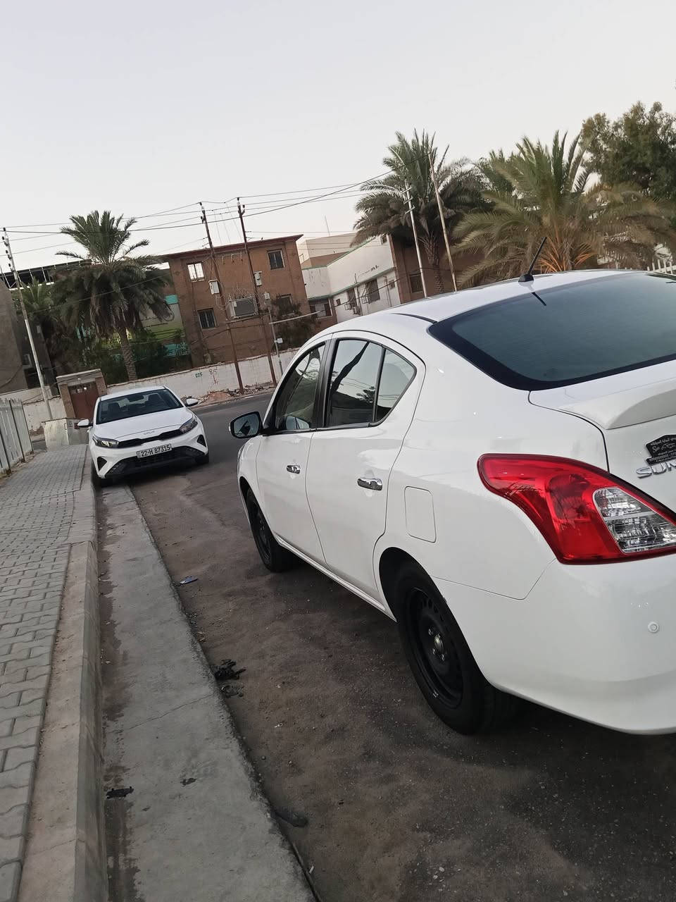 سلام عليكم نيسان صني مصري مديل 25 رقم اربيل للبيع او مراوس حسب القناعه بلانترى 17او 16
فول تجي المصريه اربعه جام كهرباء مري كهرباء 
مدوشمه ارضيه جلد وكشنات ماشيه سياره 49 الف وقابله الزياده مكفول سياره كير ومكينه وبدي ماعده شخط زغير صار بيه باب صدر اثر دراجه 
السعر 117وبيه مجال مكاني نجف 
***********
