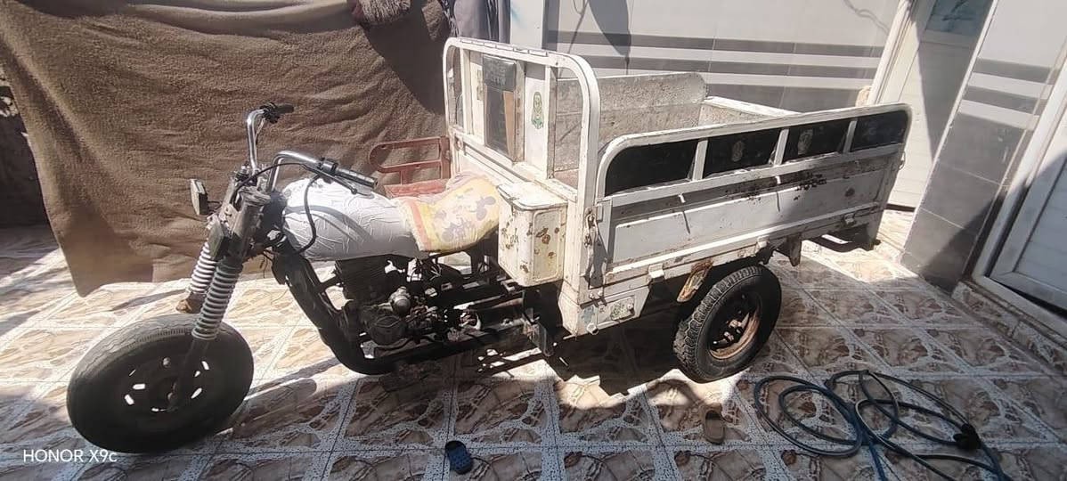ستوته البيع موديل 19 دوات وراقه محتركه  ستوته مكفوله  سعر 800 وبيه مجال مكاني سوك شيوخ ناحيت الطار  ***********

نص مكتوب في الصور:
- HONOR X9
- HONOR X9c