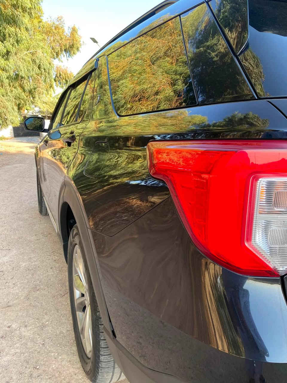 FORD EXPLORER ــ XLT
مودیل 2022  ٢.٣
المسافة المقطوعة ١١٠ كيلو 
مواصفات XLT فول فول
سقف بانوراما
قطعتين بنيد جاملغ سايق  - شويه بارد شبر
ایرباگات کلها راجعة بلادي شركة 
محرک 4 سلندر تیربو ،
شاشە ئایباد
بصمة  وتسغيل عن بعد
مقاعد جلد و کهربائي
مقاعد امامیة هیتر
ستیرن هیتر
بریک بصمە
رادار خلفی و امامی
رادار خطوط شوارع
رادار مانع اصطدام
حساسات 
فتح صندوق عن طریق ریموت ـ شفط
تحکمات ستیرن فول
شفتات بالستیرن
لایت اوتو
لایتات فول LED 
کیر ـ محرک ـ تبرید ـ تحویل بشرط

1FMSK8DH0NGB51559 رقم شاصي
مکان السیارە : بغداد 
***********
واتساب + اتصال. السعر ب ٢٠٥ وبي مجال
