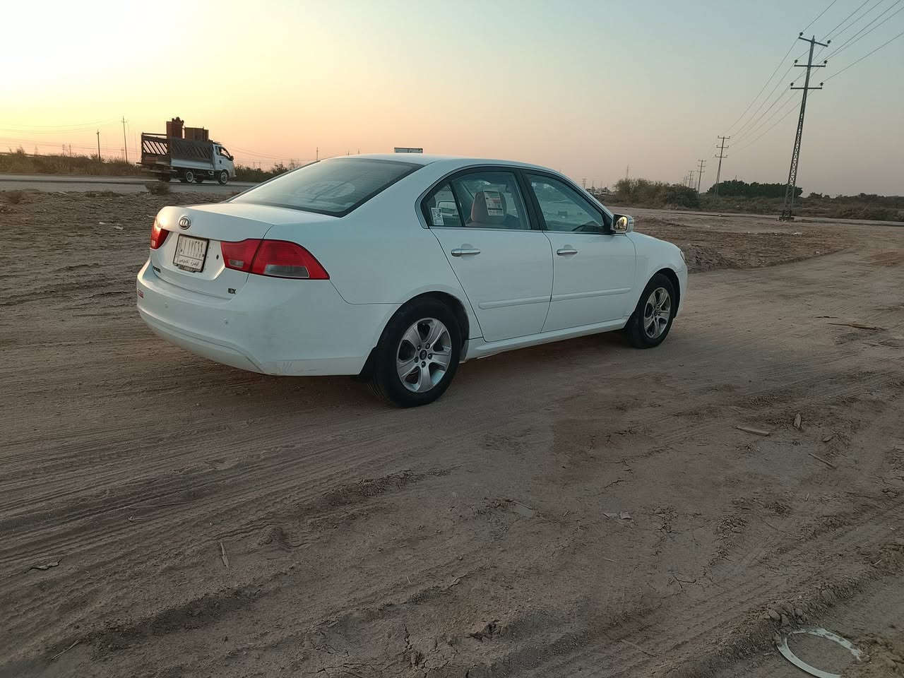 اسلام عليكم 
اوبتيما 2009 خليجيه لون ابيض فول مواصفات عد البصمه مكينه 2000دوش خير من الله تبريد وي اسويج تخم تاير جديد باتري جديد السيارة مكفوله من الضربه وتبديل بيه رصعات بسيطه وبيه الهلالات مصبوغات الخلفيه
سعره 120ورقه وبيه مجال
ذي قار الشطره 
***********
