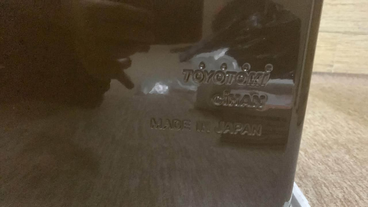 زۆپای تۆڕبۆی یابانی ئەسڵی لە براندی toyotomi لۆک لە پاکەتدا/ لە لایەن کۆمپانیای جیهان
 بریکار و وەکالەتی فەرمی و تاقانەی کۆمپانیای تۆیۆتۆمییە لە عێراق و کوردستان

  مۆدێلی RCA - 37 (BN) / 
لە باشترین و پڕ فرۆشترین مۆدێلەکان
سێ مۆرەکەی پشتی دڵنیای لە بەرهەمهێنراوی یابان دەدات 

نرخ : 200,000 قوفڵ

شوێن : هەولێر
