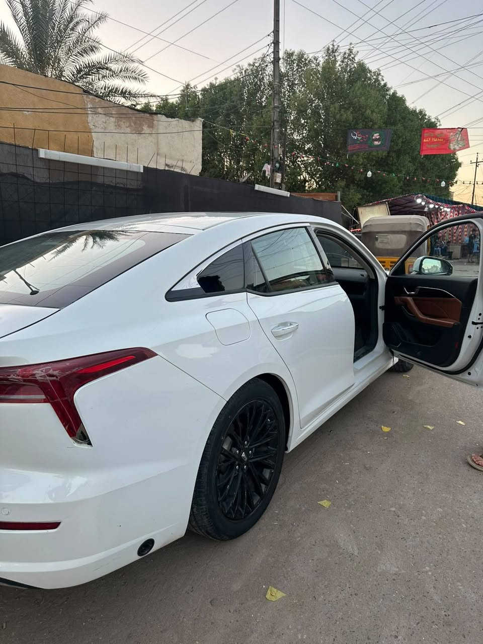 السلام عليكم 
بيستون b70 
فول مواصفات جديدة
موديل 2023
رقمها بغداد ومكاني بغداد
كفالة عامة عدا قبق الجنطة شوي صبغ 
مطلوبة سنتين ونص 
باسمي استقطاع الكتروني 
للبيع قفل بشدة واني اسددها 
ماكو هيج سعر سعرها بسعر اكسنت بس اني متوازي عالبيع 
***********
