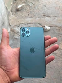 11 برو ماكس مبدل شاشه وبطاريه ذاكره 256 مكسور شاشته وضهره مثل مامبين ب...