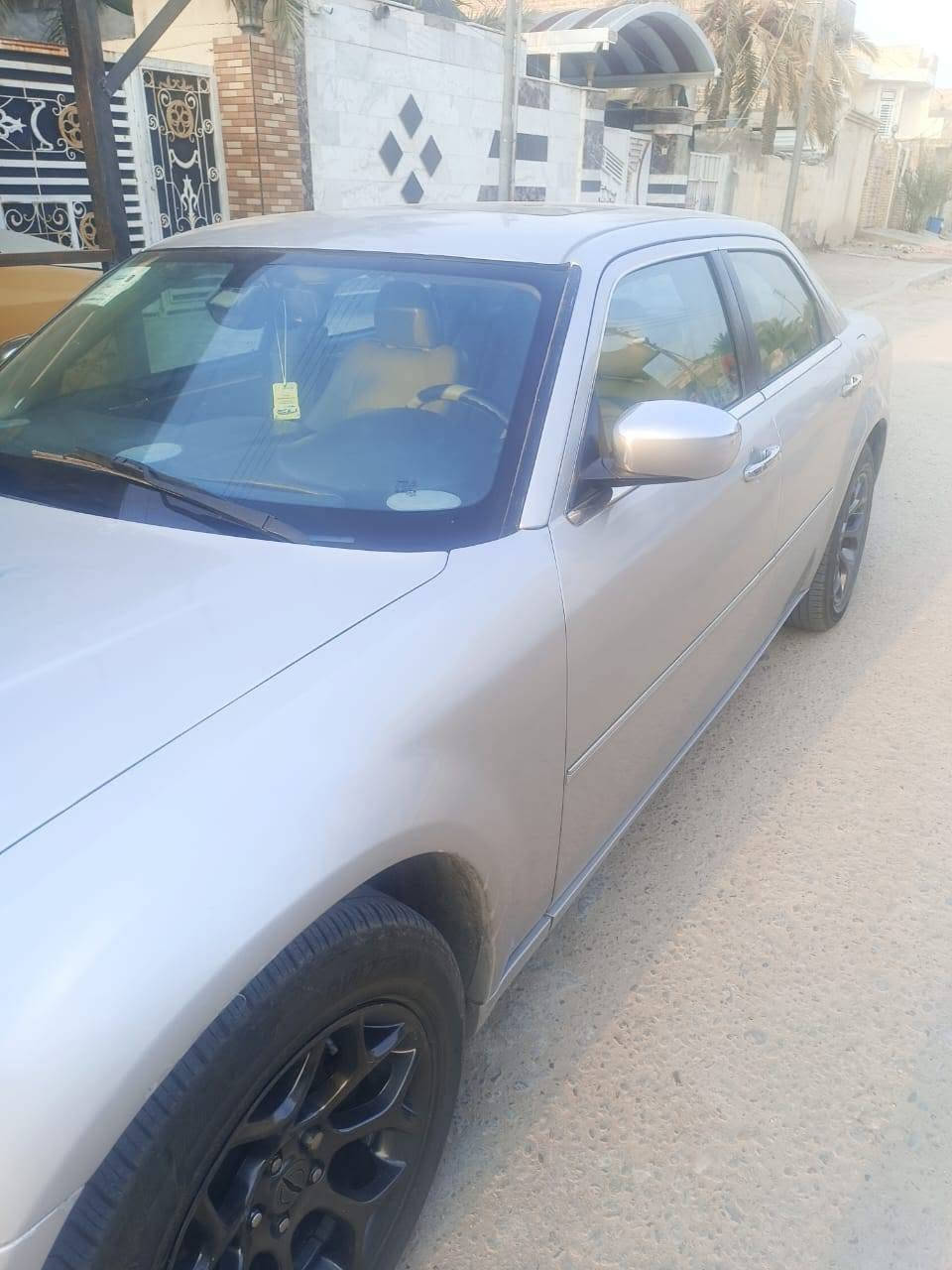 أوباما موديل 2008 مكفوله من الكص والعشائر وانتربول فول مواصفات محرك 3500 جاهزه نقصها بس كمبريسر تبريد مكانها ميسان العماره السعر 50 ورقه رقم الهاتف ***********
