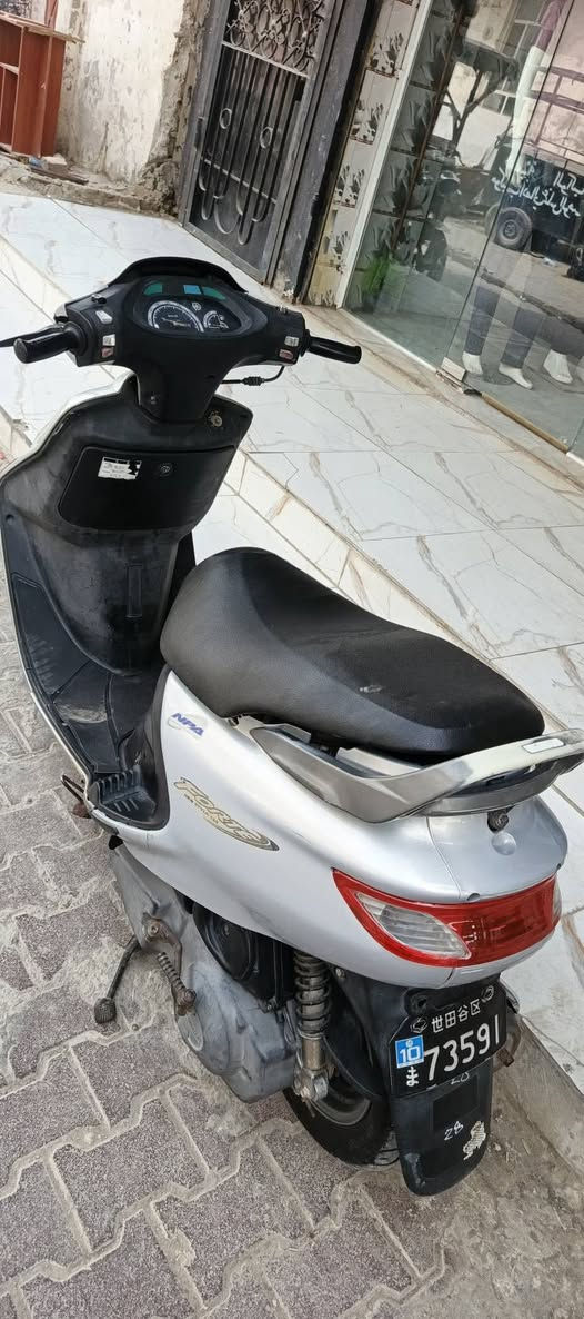 فراشة • جديدة • كهربايات شغالة