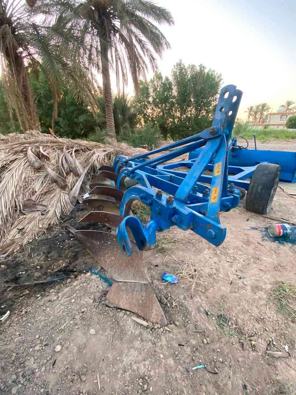 للبيع فدان رباعي حجم ٨ او مراده مكان بغداد ناحيت الرشيد تواصل ***********
