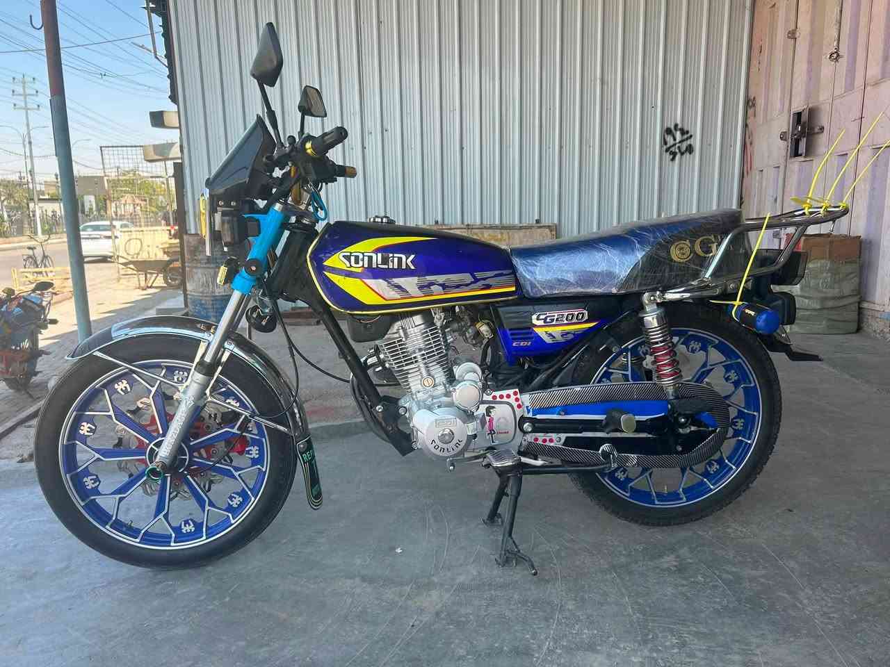 دراجة إيراني موديل 25محرك 200cc
بعدها على وضع الشركة ماشية 9000بس

كفاله عامة بعدها زيرو 

سعر 825وبيها مجال

لتواصل ***********

