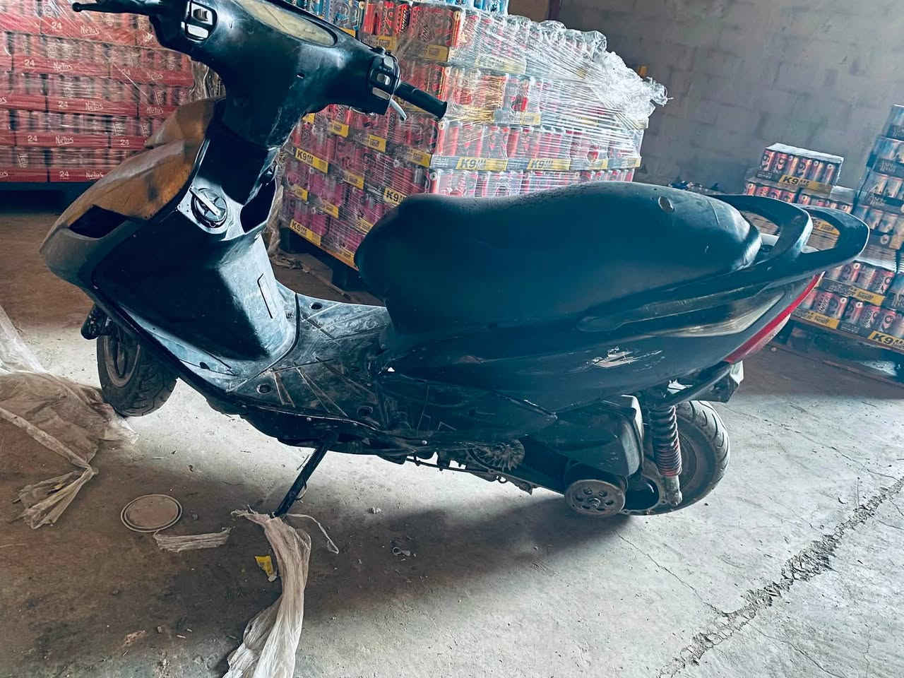 السلام عليكم دراجة ثلعب للبيع السعر 600وبيهة مجال دراجة مكينتهة حلوة شلعة معدل نكرة سلف ومكاني بغداد اعضميةوبيهة مجال للستفسار على الرقم واتساب ***********
