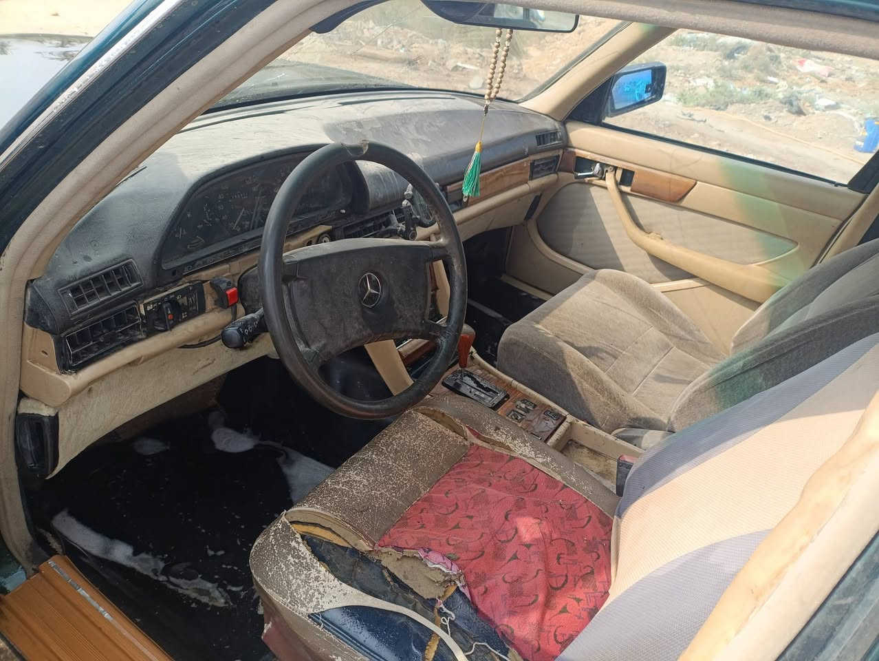 السلام عليكم للبيع مارسدس جامبو موديل ١٩٩١
مكينة فيفيتي ٢٥٠٠ مكينة وكير جدد حدادة جديدة تخم تاير جديد توه مشدود كهربائيات كلها شغالة 
رقم كربلاء  دولي سنوية لغاية ال٣٠ 
سيارة جاهزة ومانقصها شي وتراي وين مايعجبك السعر ٢٨ 
عنواني البصرة القرنة 
للاستفسار ***********
