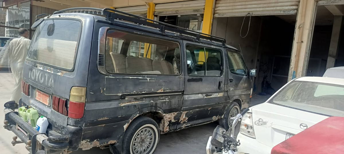 هايسا مديل 91 مكينه وكير ثنين ونص   سياره جاهزه من  كلشي  كهربايات حداديه باتري كلشي جديد بدون تحويل رقم احمر بغداد مكفلوله عن السرقه اني مكلف بل نشر رقم 📱 صاحب السياره *********** السعر 19 بيها مجال

نص مكتوب في الصور:
- ***********