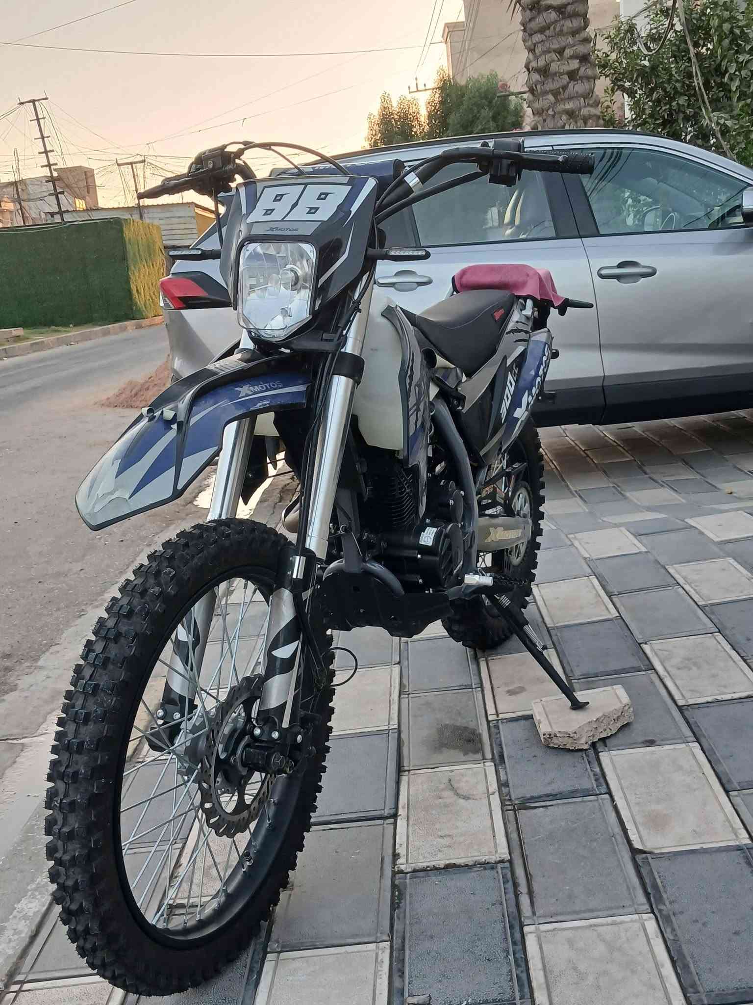 سلام عليكم قفاز crx جديده كامله مكمله صارلها سبوع نزلتها رمبه كامله من شلعه ومعدل محرك 300c مكاني بغداد الغزاليه . ***********
