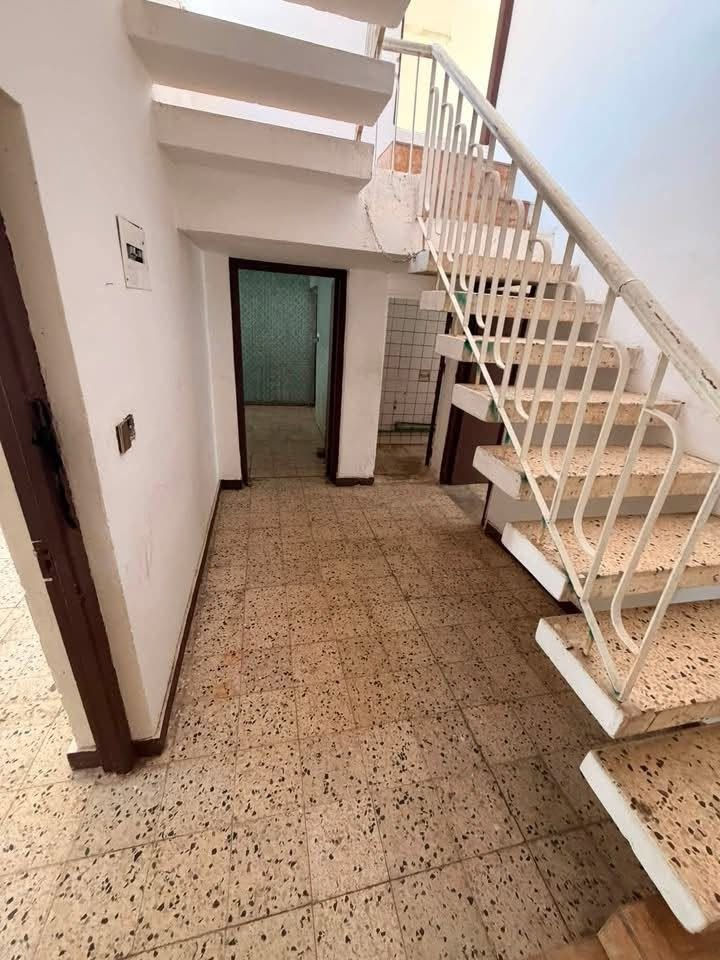 ايجارات سيديه1بيت 200متر 4نوم واستقبال وهول مطبخ وصحيات وكراج مليون 100 الاقتصادين 2بيت250 متر كلاسك 4نوم واستقبال وهول مطبخ وصحيات وكراج وحديقه مليون 100.بل مربع مقابل جامع إبراهيم الخليل 3 بيت 150 متر ثلاثه نوم واستقبال وهول مطبخ وصحيات وكراج 900.قرب الاطفاء4بيت 100 متر ثلاثه نوم واستقبال وهول مطبخ وصحيات مليون ونص 5 بيت 200متر كلاسك غرفتين وصاله ومطبخ وصحيات وكراج وحديقه 850 قرب إعداديه الصناعه 6 بيت 50 متر جديد غرفتين وصاله ومطبخ وصحيات 750 تبوك جديد 7طابق اول 200 متر ثلاثه نوم واستقبال ومطبخ وصحيات وكراج وسطحين 600 الضباط 8 بيت 250 متر طابق اول غرفتين وصالة ومطبخ وصحيات معزول ايجاره 600 درج خارجي. 9 غرفه وخدماتها 400.بتبوك 10 مشتمل ارضي غرفه وصاله ومطبخ وصحيات 500. 11شقق غرفتين وصاله ومطبخ وصحيات من 450.الى 650.  12 شقه غرفه وصاله ومطبخ وصحيات ترهم طالبات أو طلاب أو عزاب 600.قرب سان ستي.  13 يوجد سكن طالبات نظام اسره   14.شقه غرفه وصاله ومطبخ وصحيات 450 اعلام ترهم طلاب 15 بيت ثلاثه نوم واستقبال وهول مطبخ وصحيات 650 كفائات السيديه نظيف جدا موقع حلو  16 شقه موثثه طالبات أو موضفات 500.كفائات السيديه مكان حلو مرتب  17 بيت شهداء السيديه غرفتين وصاله ومطبخ وصحيات وكراج 500.  18 طابق اول غرفه وصاله ومطبخ وصحيات 350 نهايه اميمه قرب الري 19 غرفتين وصاله ومطبخ وصحيات 400.التراث طابق اول. 20بيت غرفتين وصاله ومطبخ وصحيات وكراج 500 الرساله الثالثه ويوجد عروض اخرى للاستفسار ***********
