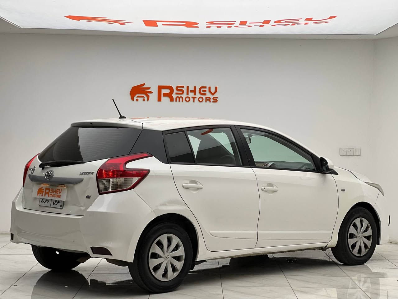 Toyota Yaris 2016 
تویوتا یارس ٢٠١٦

مکینة ٤ سلندر ١.٣ لتر 
ماشیة 320,000 کم 

ضزر السیارة جاملغ صبغ و بیها اماکن بارد 
مكفولة من كير و محرك و كهربائيات

و ب سعر (95$) ورقة و بيها مجال
و علیها ٦٠٠$ ينزل من السعر 

مكان السيارة

دهوك -معرض ارشف R-Shev
رقم51 من معارض التيرمينال 

***********
*********** دهوك, العراق
