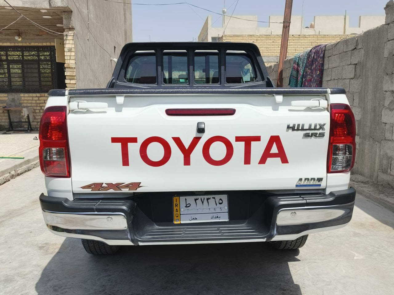 تيوتا هايلوكس فور ويل  اوتوماتيك موديل 20 سنويه مجدده كفاله عامه ماشيه 91 الف باسمي تحويل مباشر مكان بغداد السعر 265 رقم الهاتف ***********
