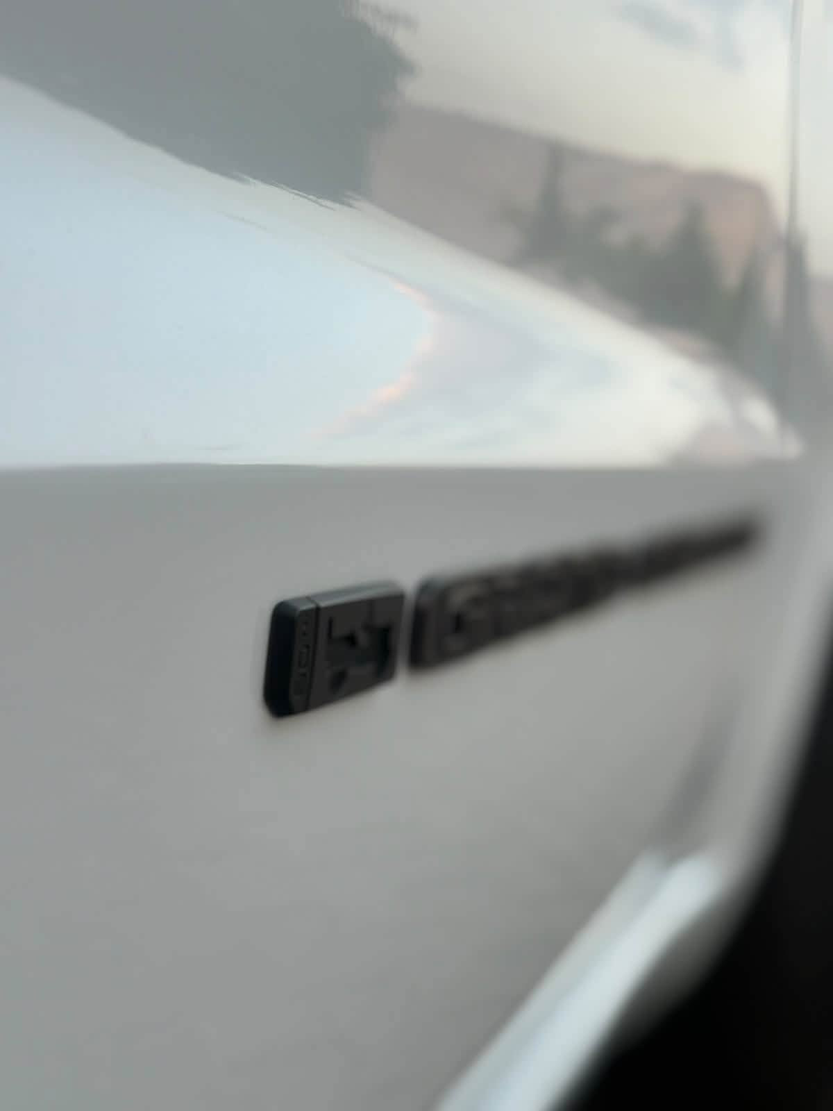 السلام  عليكم ورحمة الله وبركاته
‏‎‏‎       ——— لـلـبـيع  ———

جيب گراند شيروكي - Jeep Grand Cherokee

‏‎‏‎وراد خليجي .     —    بدون ايرباك 

‏‎‏‎الموديل           —    2021

فئة.                 —   80th استيراد شركة هارلم 

حجم المكينه   —     3600/ V6

‏‎‏‎اللون               —     ابيض     

‏‎‏‎المسافه المقطوعه — 96.000mi

‏‎‏‎حاله السياره.    —    ( كفاله عامه  ) (بدون صبغ بدون تبديل)

‏‎‏‎المواصفات 
‏‎‏‎- بصمة تشغيل 
‏‎‏‎- بصمة أبواب 
‏‎‏‎-تشغيل عن بعد 
‏‎‏‎-ترحيب عند الاقتراب 
-رادار امامي 
-رادار جانبي 
-رادار خلفي 
-تحديد مسار 
-تنبيه قبل الاصطدام 
‏‎‏‎-كشنات جلد 
-كشنات احمر مختمه 80th
- شاشه ديجتال 
-ستيرن كهربائي 
-اناره محيطيه 
-اشاره بالمرايه 
-حساس امامي خلفي 
-بردات خلفيه ‏‎
‏‎‏‎-شاشه كبيره تدعم نظام الأبل كار باي ونظام الاندرويد
-شاشه عداد ديجتال
-فتحت سقف بانوراما 
‏‎-دبل اكسل 
‏‎-اوتو ستوب
‏‎-وضعيات قياده 
‏‎‏‎-كشنات تدفئة ( اماميه - خلفيه ) 
-كشن السايق خزن ميمور
-كشنات اماميه تبريد 
-ستيرن تدفئة
‏‎‏‎- ستيرن بحركه كهربائيه 
‏‎‏‎- تبريد مركزي 
‏‎‏‎- بگ لايت LED 
‏‎-صندوق كهربائي 
‏‎‏‎-كرسي السايق والراكب بحركة كهربائيه 
‏‎‏‎-تحكم ستيرن جهتين 
‏‎‏‎-تحديد سرعه 
‏‎‏‎-مانع انزلاق 
‏‎‏‎-ليد نهاري
‏‎‏‎-كامره خلفيه دواره 
‏‎‏‎باقي المواصفات المعروفه 

‏‎‏‎السعر            — 293$ وبيه مجال للطيبين  

‏‎‏‎رقم السياره    — السليمانيه   

‏‎‏‎موقع  السياره — السليمانية
الاستفسار _ *********** واتساب

