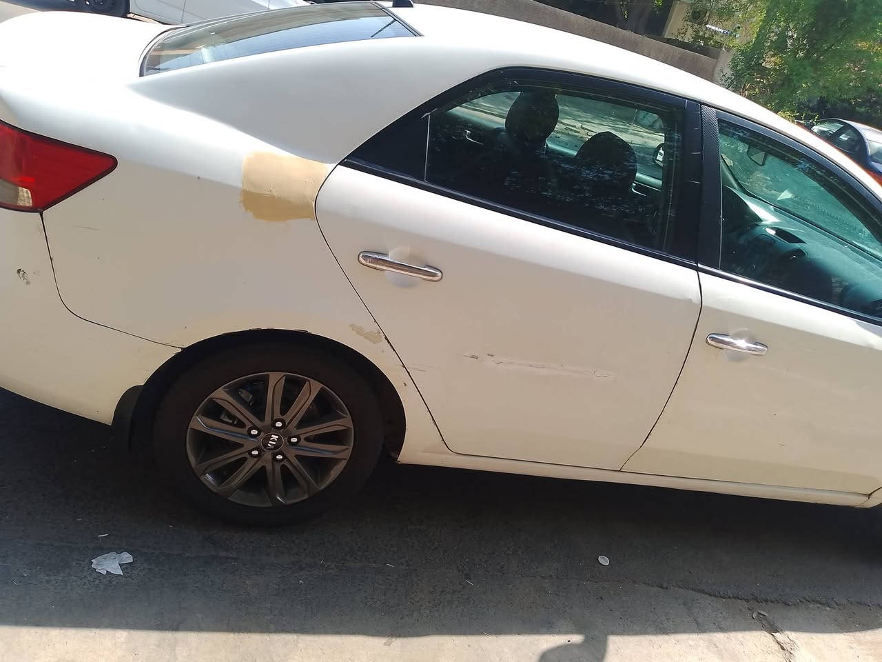 السلام عليكم سيراتو 12 رقم اربيل كير مكينه حداديه نضيف بيها قطع صبغ اعتبرها حزام بدون دواخل 
السعر 65 بيها مجال 
مكان بغداد السيديه رقم *********** استفسار
