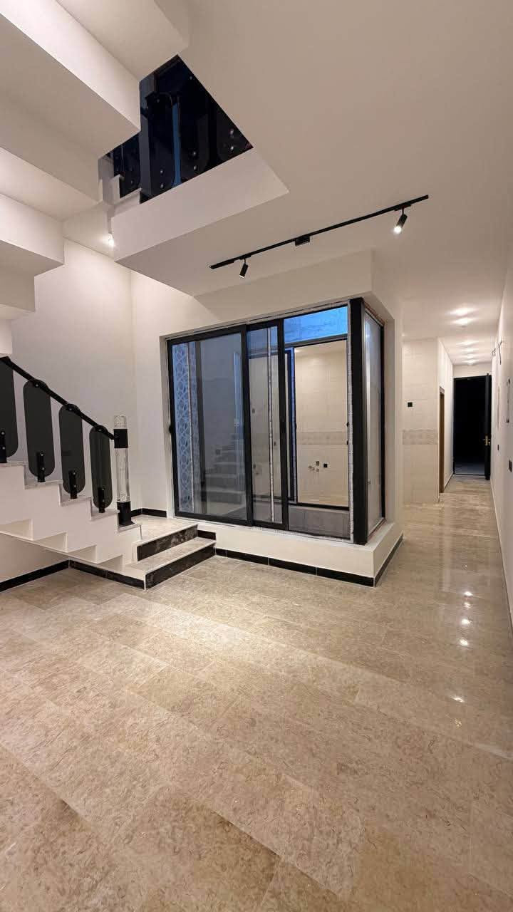 مشتمل للبيع 1️⃣0️⃣0️⃣ متر 🏡بناء حديث غير مسكون 👍💯
▪️الواجهة 🔲 5️⃣ // 

▪️نزال 🔺 2️⃣0️⃣ // 

▪️موقع 📍الدار 🏡 المسائلة والعدالة شارع 20 //▪️موقع مميز مجاور لمجمع النسيم //

▪️يحتوي الدار 🏠 // غرف نوم 🛌 3️⃣ //

▪️صحيات العدد 🚾 2️⃣ // + مطبخ صالة منؤر كببر 

▪️واجهة الدار 🏠 مرمر ارضيه الدار مرمر شغل ▪️درجه اولى 💯👍

▪️السعر والاستفسار : *********** (مكتب ▪️العدل العقار). 📞 نستقبل كافة العروض العقارية
