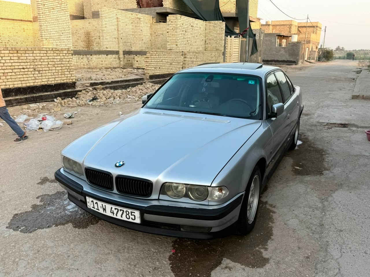 كاسحه 744  8Vسياره جديده
محرك +كير +حداديه جددد

السياره فول مواصفات للأخير 
مري شفط 
سلايت روف طكتين جام 

دبل جام  بلاد 
لايت يصعد وينزل 
عالي وناصي زنون 
سبورت شغال 
داخل جلد رصاصي
جنطه شفط
برده كهربائية خلفيه
شاشه اندرويد 
جعمقه كهرباء
دبل جكمجه 

تبريد ثلج❄️
تدفئه شغاله 
تدفئت كشنات هم شغاله 
  

رقم بغداد دولي بسمي

السعر 105

مكاني بابل القاسم 

***********
